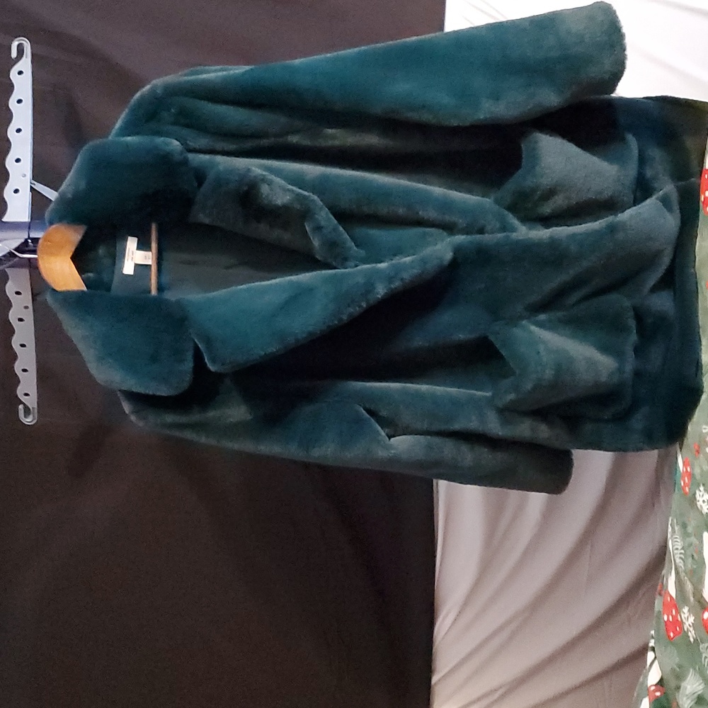 SOFT faux fur Coat - Cara Santana x Nine West - Gorgeous  Green